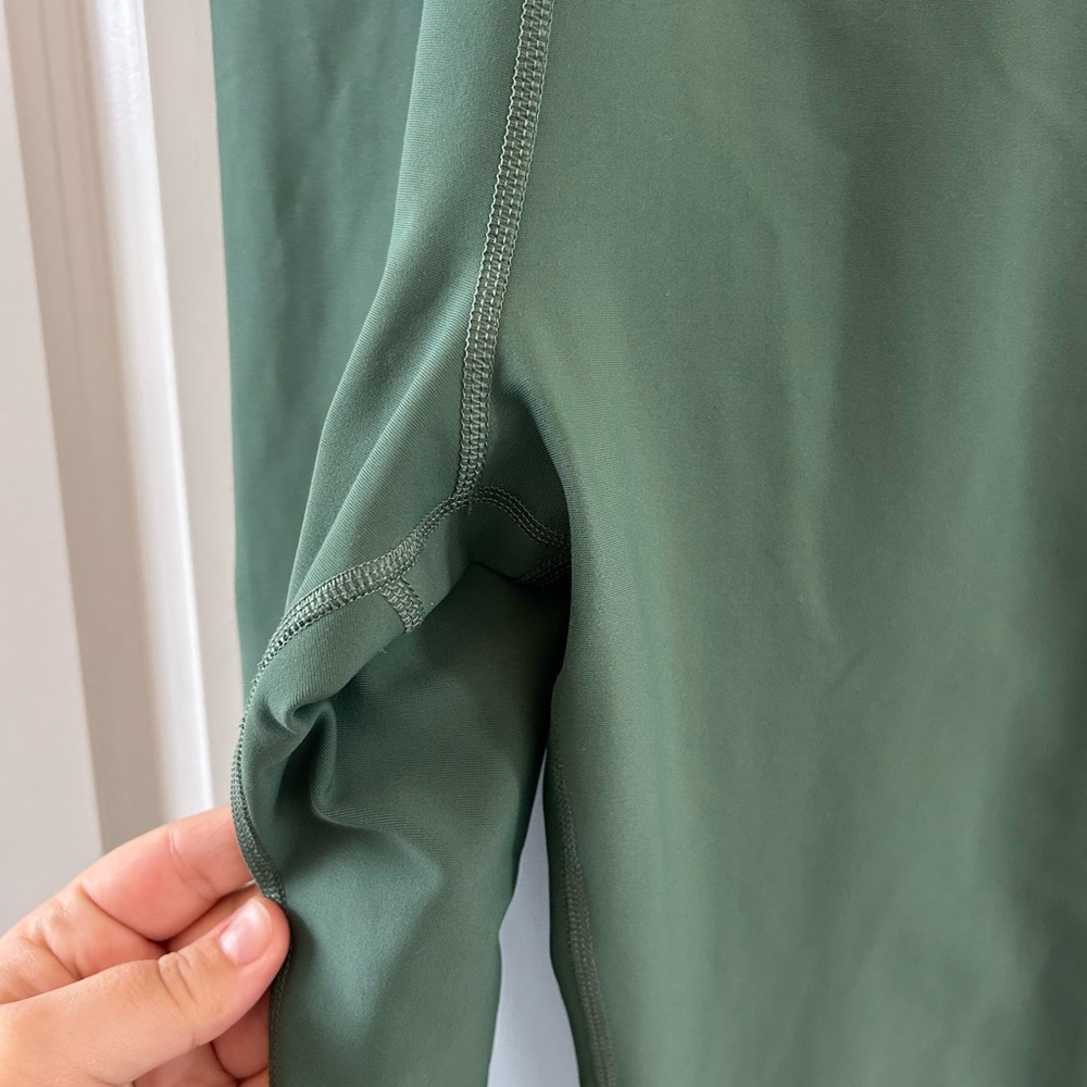 Old Navy Sleeveless PowerSoft Bodysuit -- 25-inch inseam - Picture 4 of 7